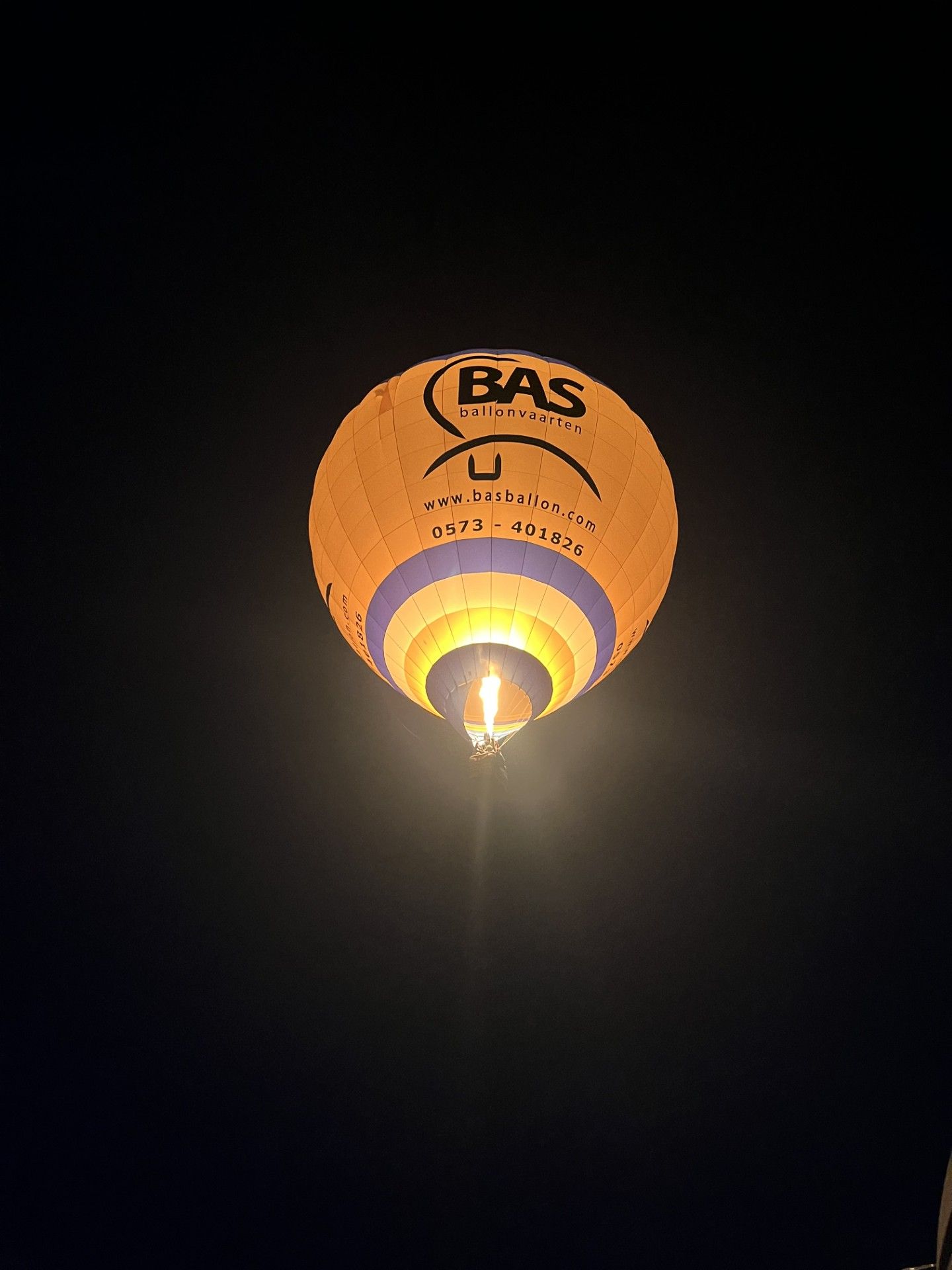 Nacht ballonvaart vanaf Laren naar het Zwarte Cross terrein